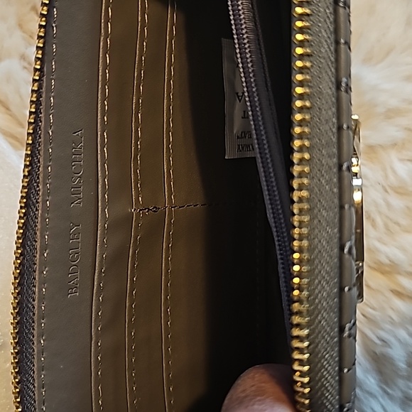 NWT Badgley Mischa Long Wallet W/ Phone   Pocket & Wristlet - Picture 8 of 13